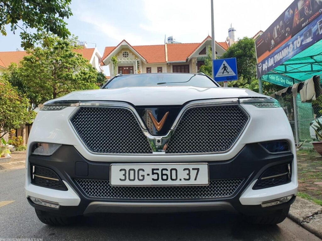 Độ lưới tản nhiệt V8 cho xe VinFast khẳng định phong cách mạnh mẽ